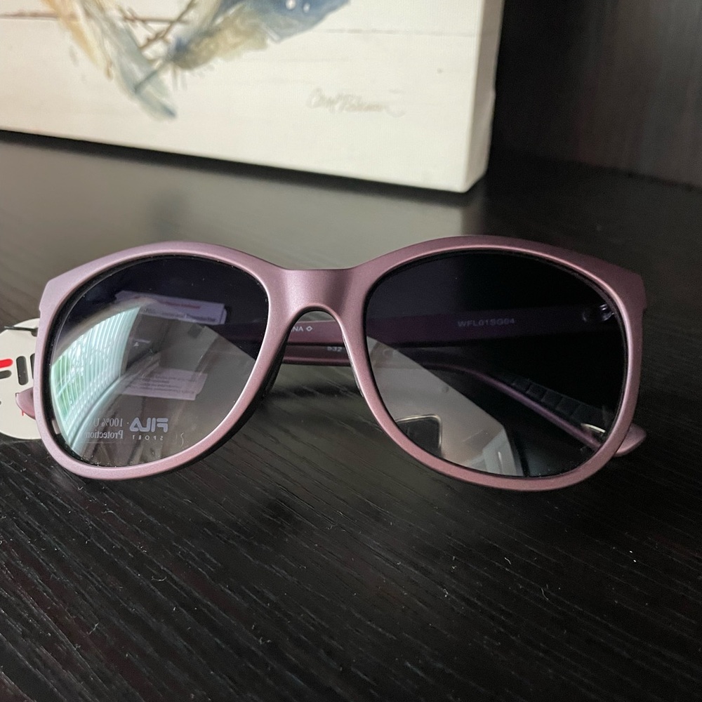 Fila shades